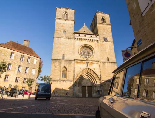 Réserver un camping à Gourdon - Campings le Lot - Belvédère - Eglise Saint-Pierre à Gourdon - C. Novello. Jpg